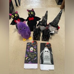 Halloween Plush and Decor Set
